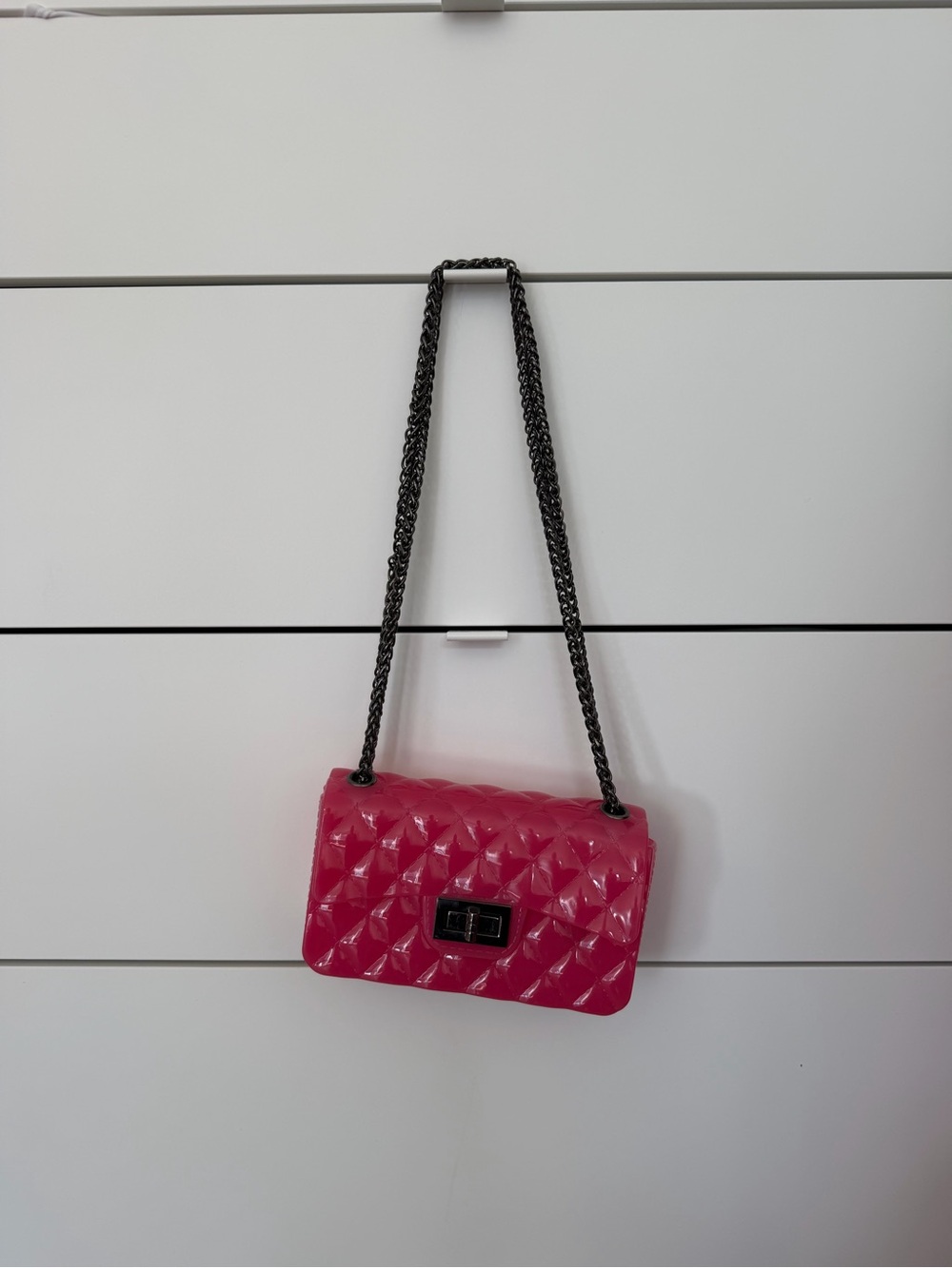 Hot pink jelly chain bag